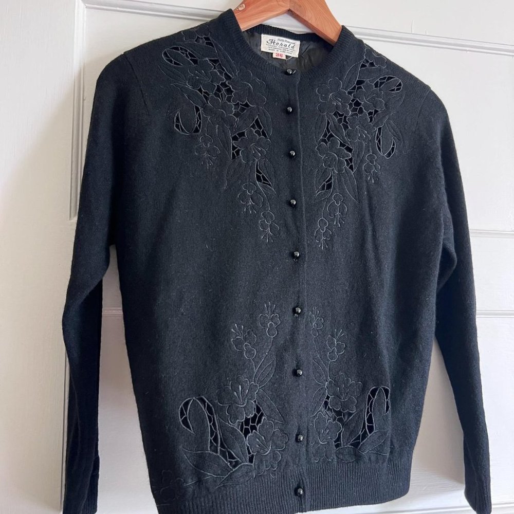 Rare 1960s Vintage Herald cardigan in black, size 36 / small - EUC